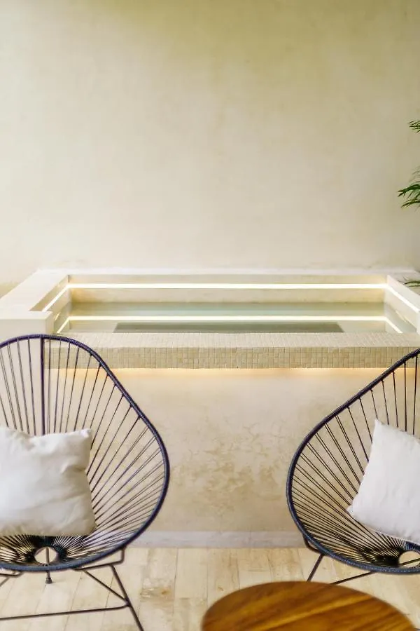 204 Hidden Gem Apartment In The Heart Of Tulum W/ Huge Private Terrace And Pool For 6 Pax