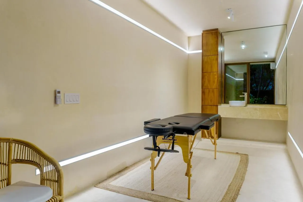 204 Hidden Gem Apartment In The Heart Of Tulum W/ Huge Private Terrace And Pool For 6 Pax