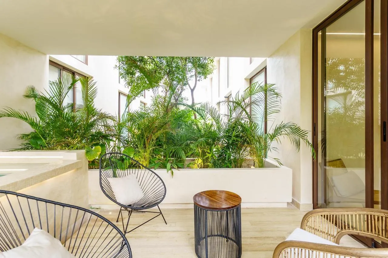 204 Hidden Gem Apartment In The Heart Of Tulum W/ Huge Private Terrace And Pool For 6 Pax 0*,  Mexico