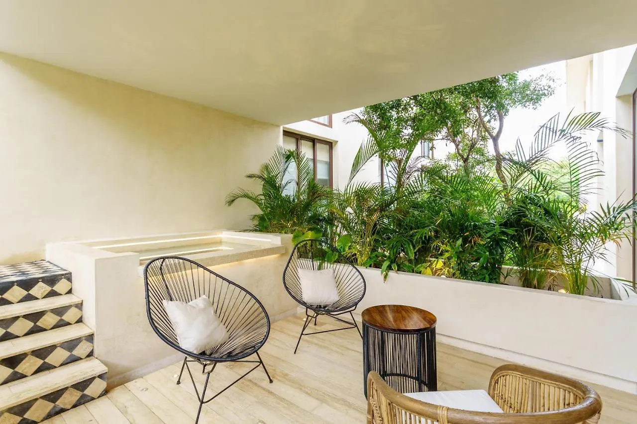 204 Hidden Gem Apartment In The Heart Of Tulum W/ Huge Private Terrace And Pool For 6 Pax